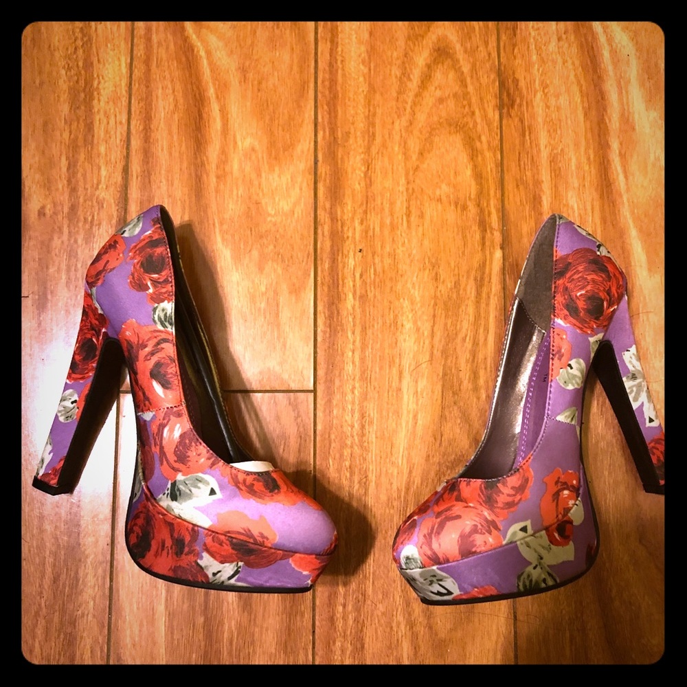 💕 Brand new Floral High Heels